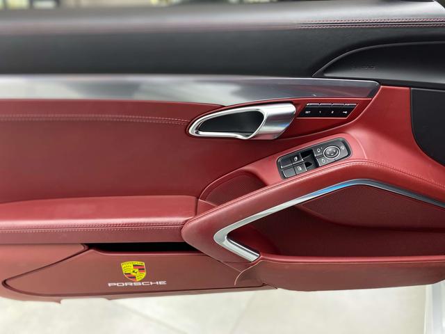 Porsche 718 2018 Cayman 2.0T