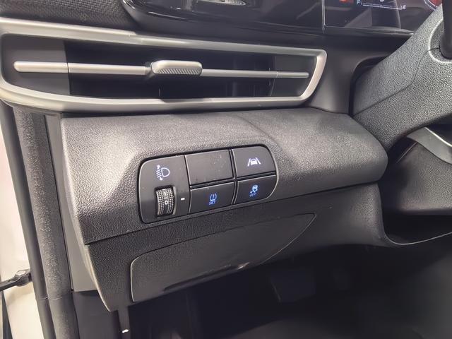 Hyundai Elantra 2022 1.5L CVT LUX Premium