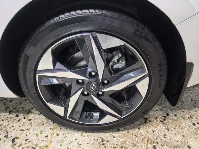 Hyundai Elantra 2022 1.5L CVT LUX Premium