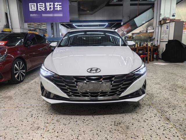 Hyundai Elantra 2022 1.5L CVT LUX Premium