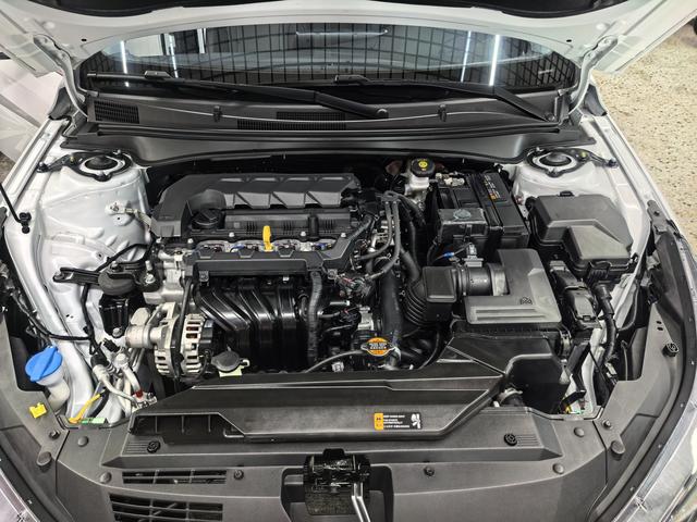Hyundai Elantra 2022 1.5L CVT LUX Premium