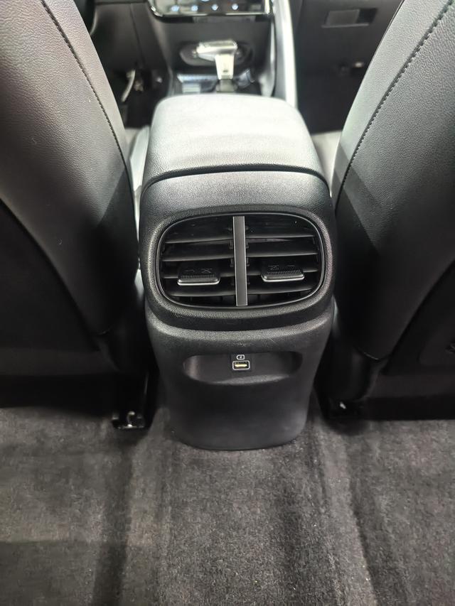 Hyundai Elantra 2022 1.5L CVT LUX Premium