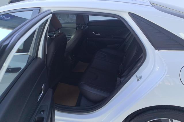 Hyundai Elantra 2022 1.5L CVT GLX Elite