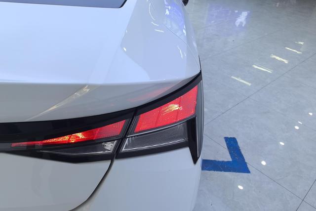 Hyundai Elantra 2022 1.5L CVT GLX Elite