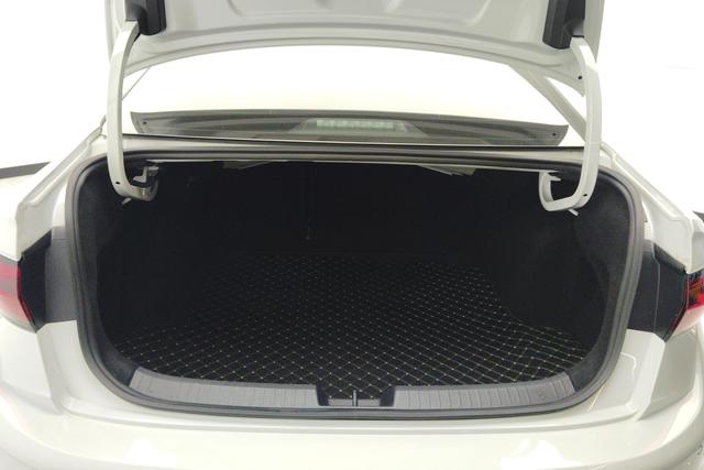 Volkswagen Sagitar 2024 300TSI DSG fly over