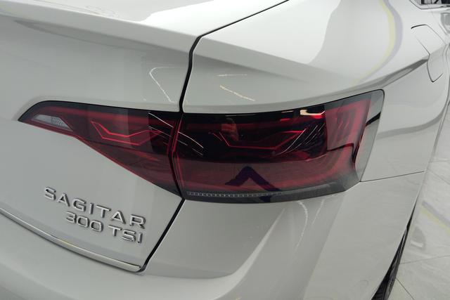 Volkswagen Sagitar 2024 300TSI DSG fly over