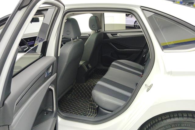 Volkswagen Sagitar 2024 300TSI DSG fly over