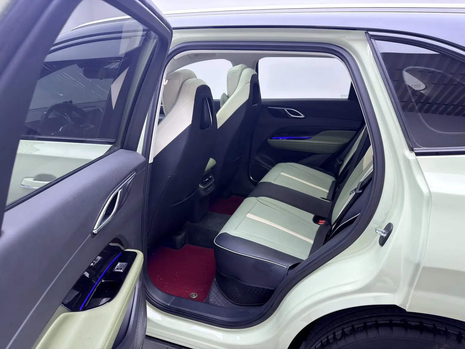Hongqi HS3 2023 1.5T