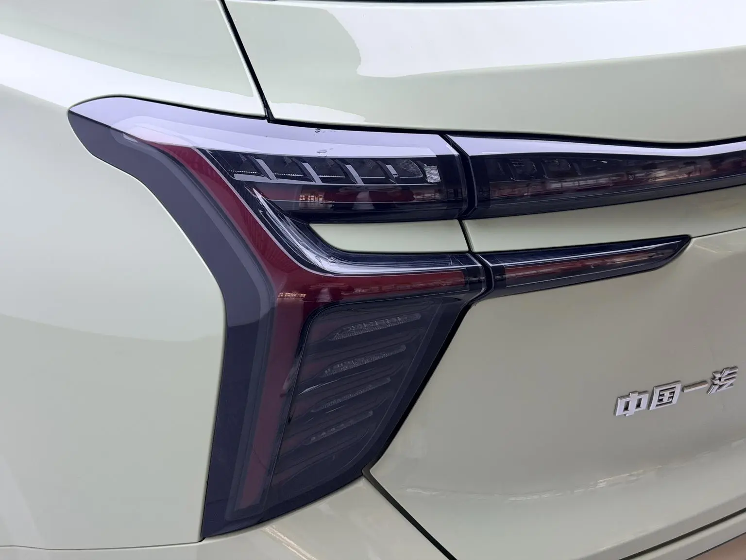 Hongqi HS3 2023 1.5T