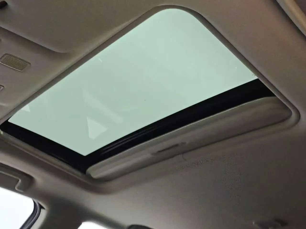 Mitsubishi Outlander 2021 2.4L 4WD Yaris L 7 seat