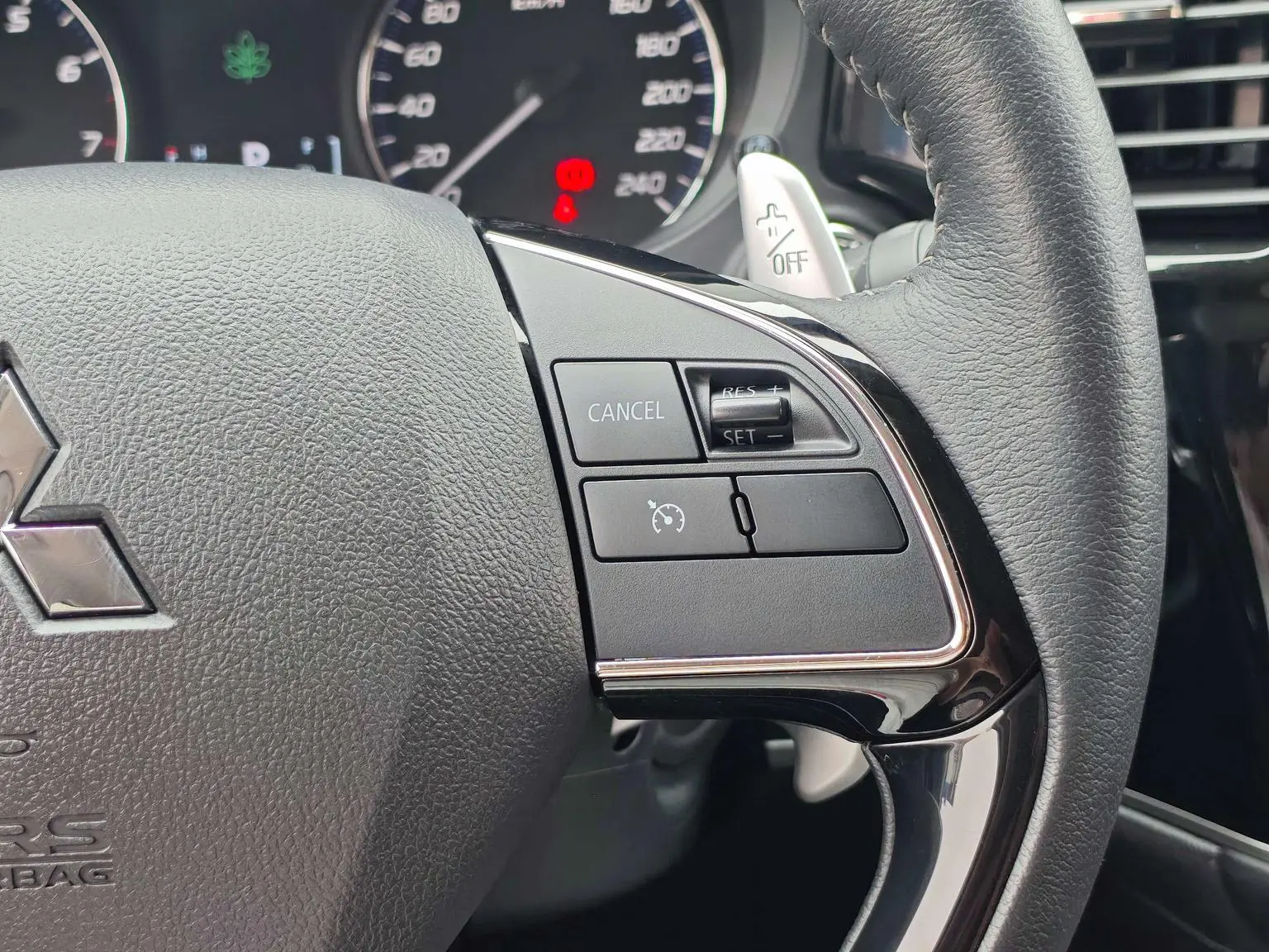 Mitsubishi Outlander 2021 2.4L 4WD Yaris L 7 seat