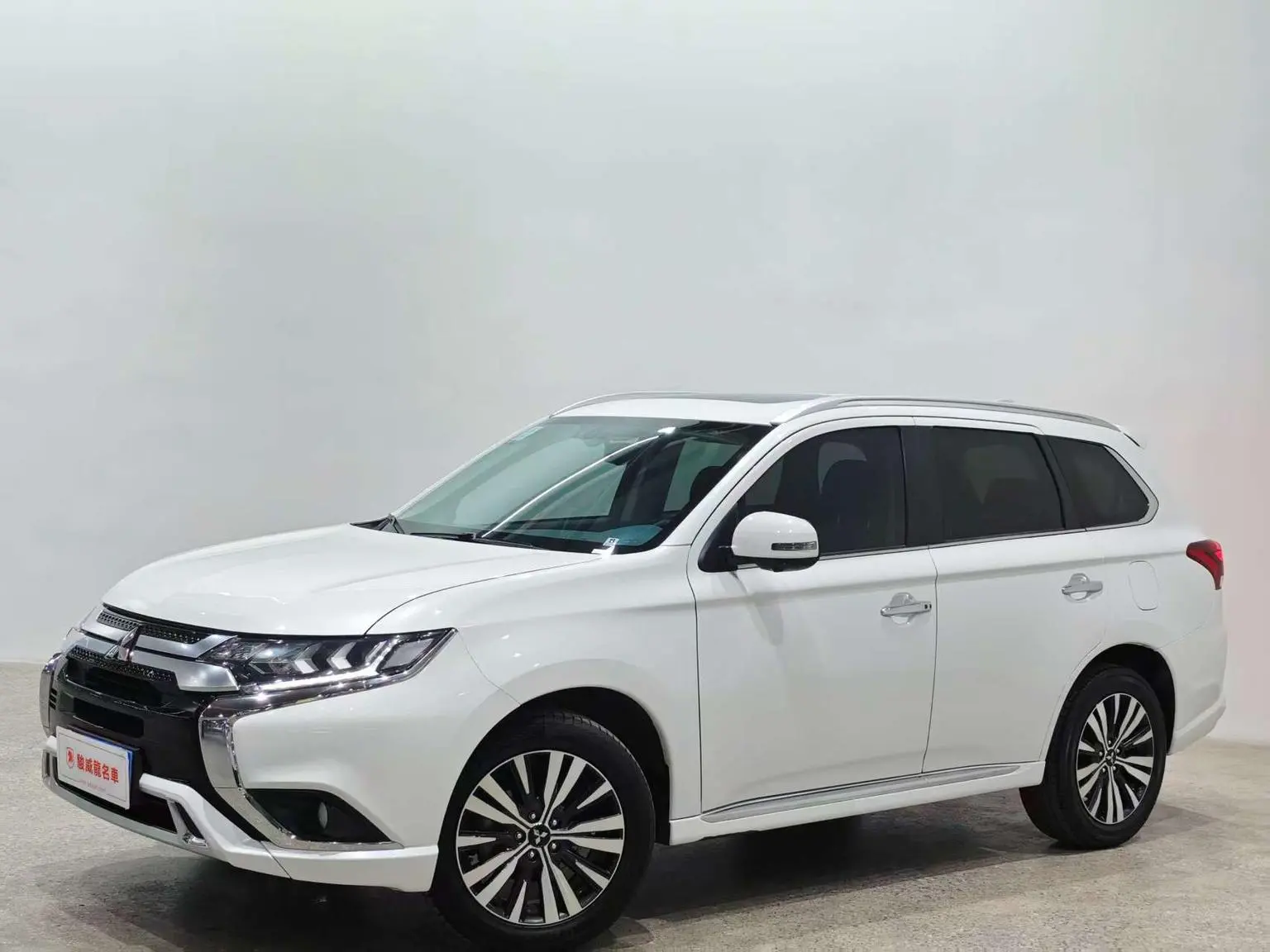 Mitsubishi Outlander 2021 2.4L 4WD Yaris L 7 seat