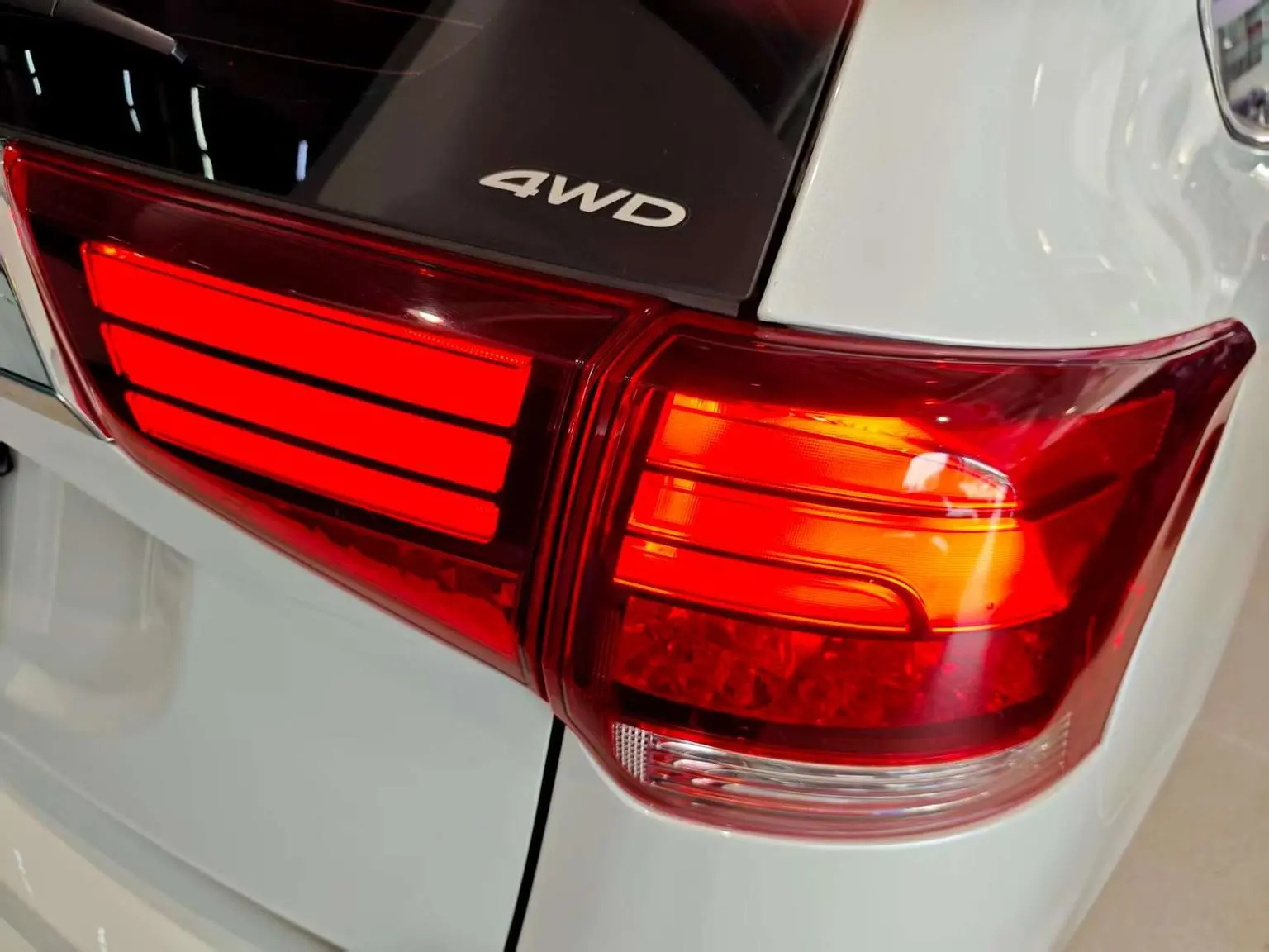 Mitsubishi Outlander 2021 2.4L 4WD Yaris L 7 seat