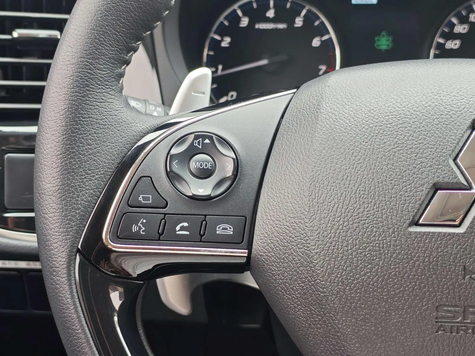 Mitsubishi Outlander 2021 2.4L 4WD Yaris L 7 seat