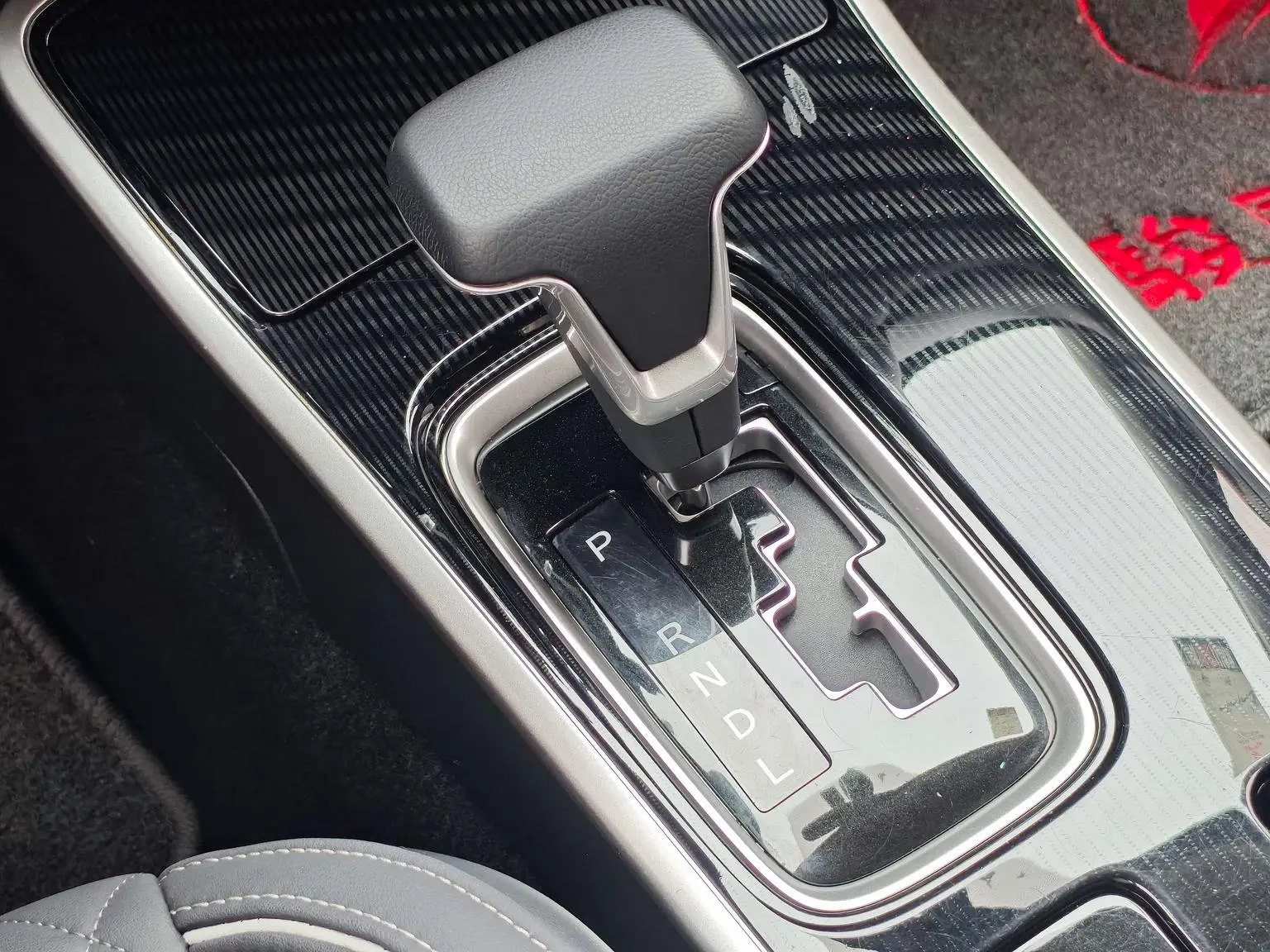 Mitsubishi Outlander 2021 2.4L 4WD Yaris L 7 seat