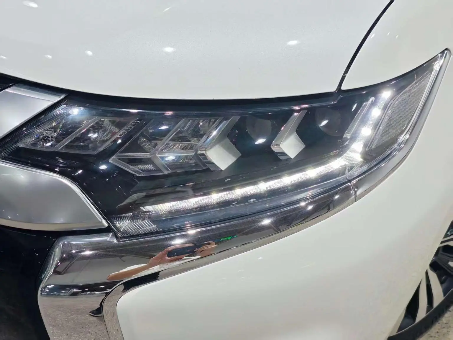 Mitsubishi Outlander 2021 2.4L 4WD Yaris L 7 seat