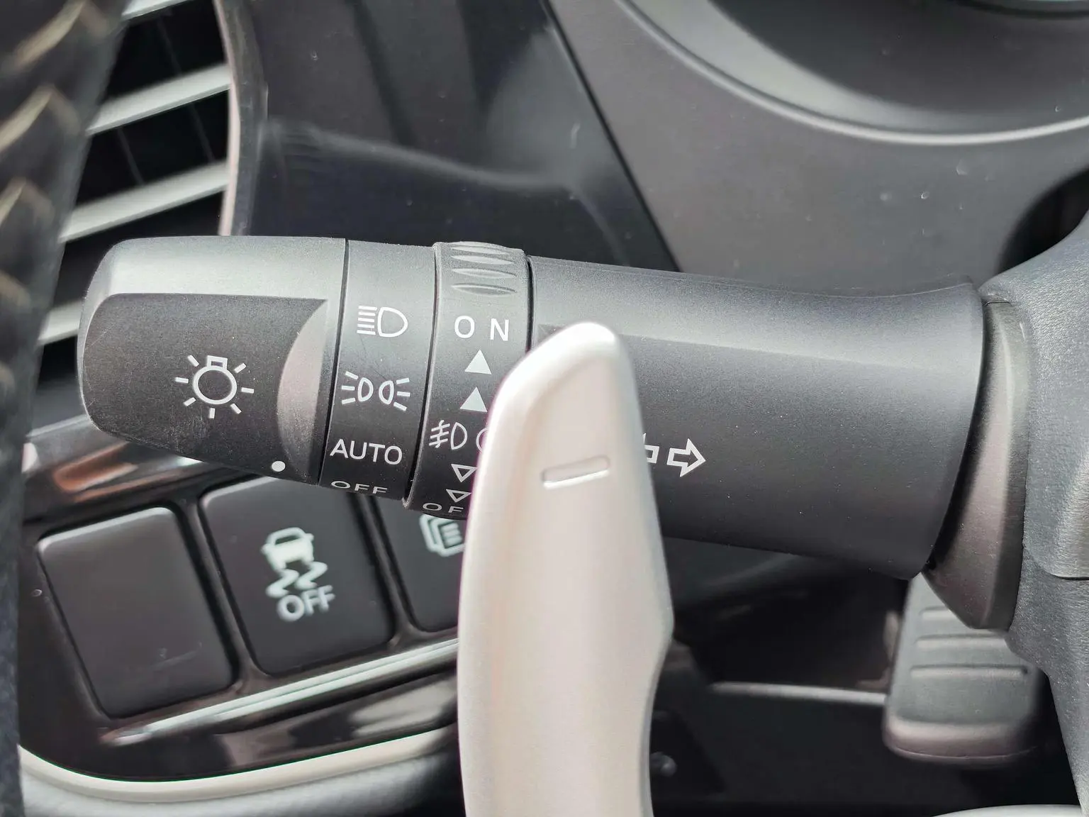 Mitsubishi Outlander 2021 2.4L 4WD Yaris L 7 seat