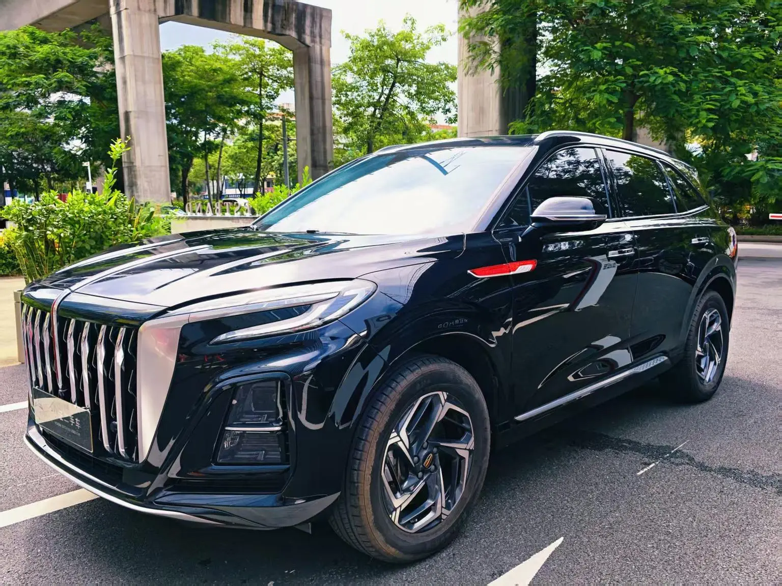 Hongqi HS3 2023 1.5T
