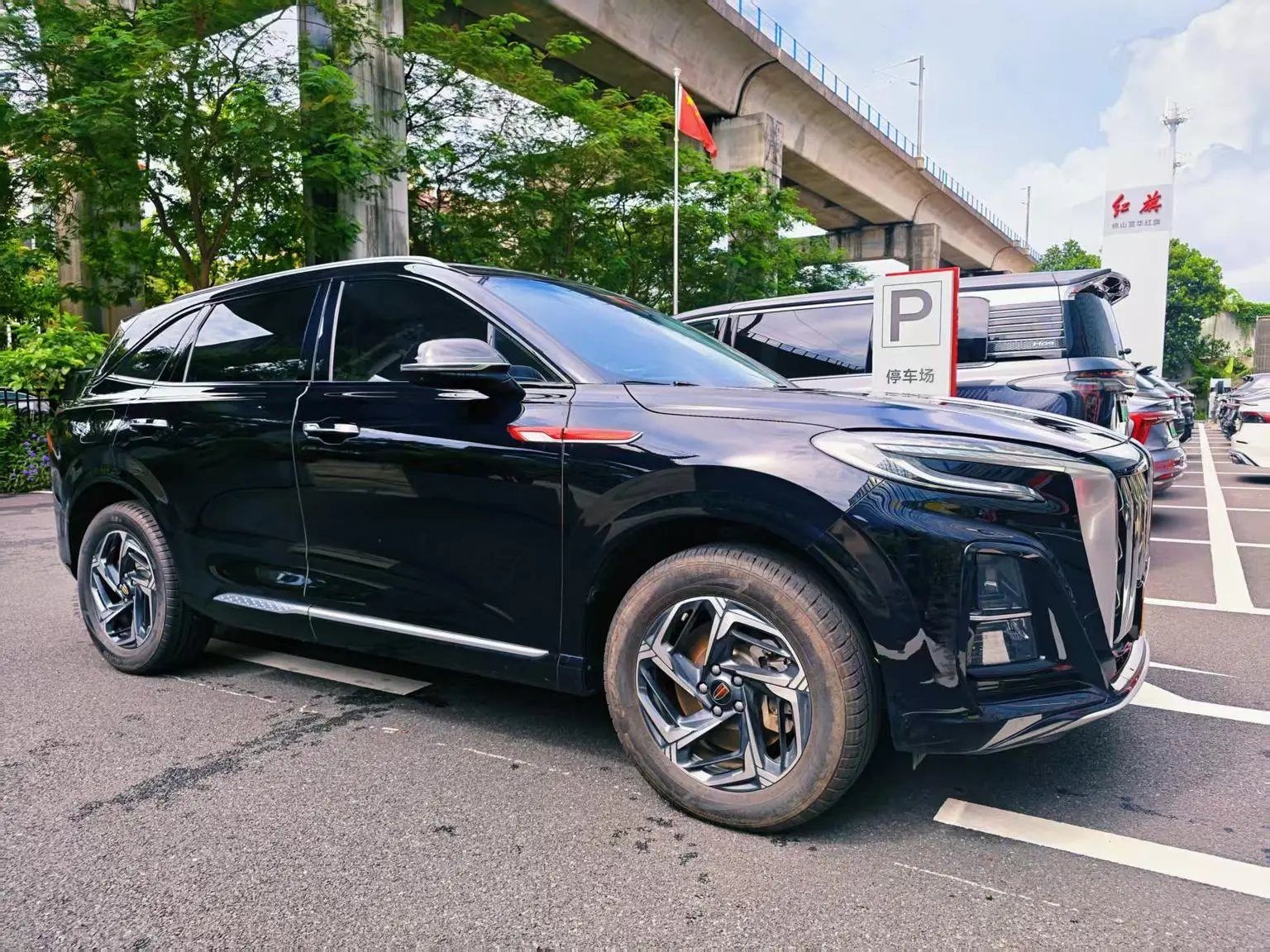 Hongqi HS3 2023 1.5T