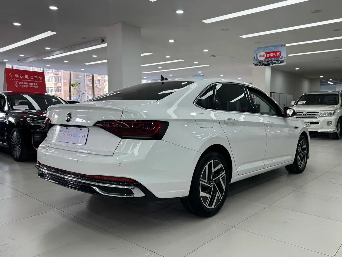 Volkswagen Sagitar 2023 300TSI DSG Beyond