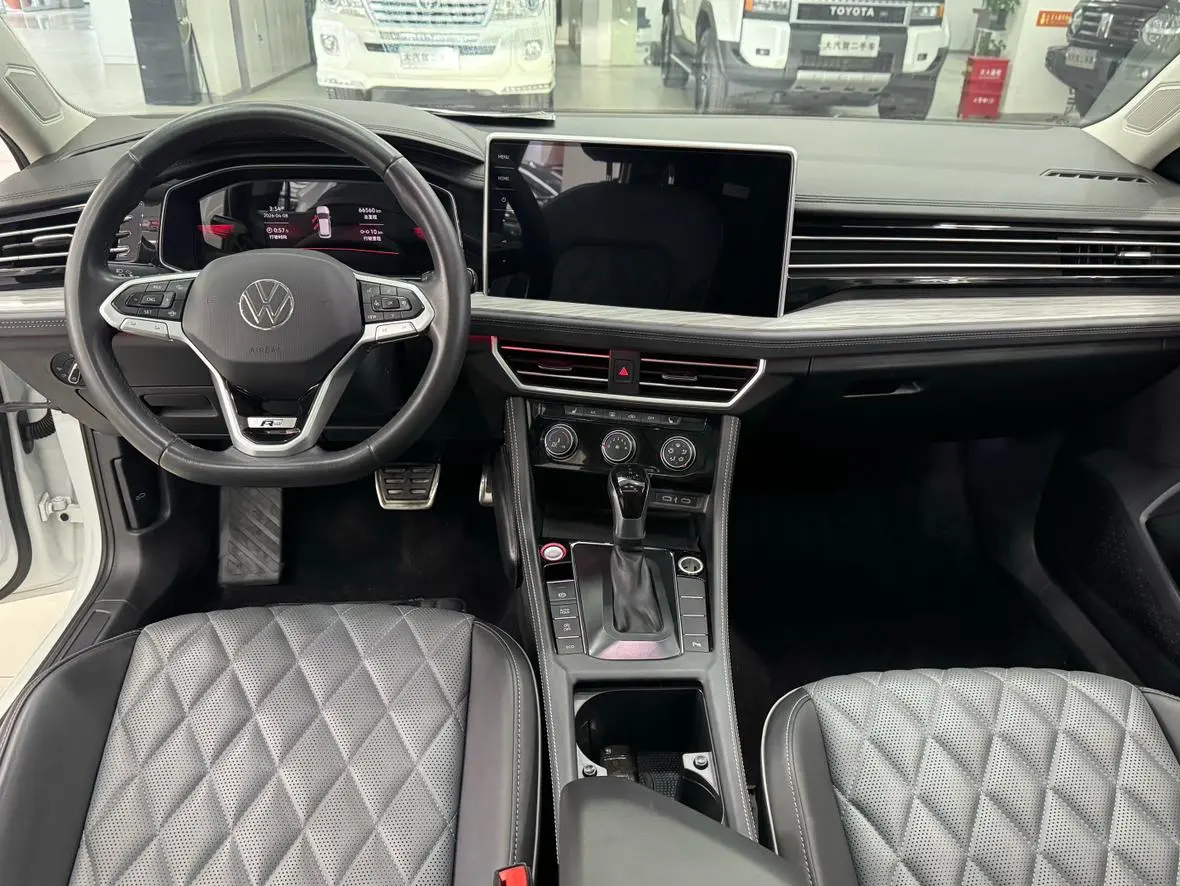 Volkswagen Sagitar 2023 300TSI DSG Beyond