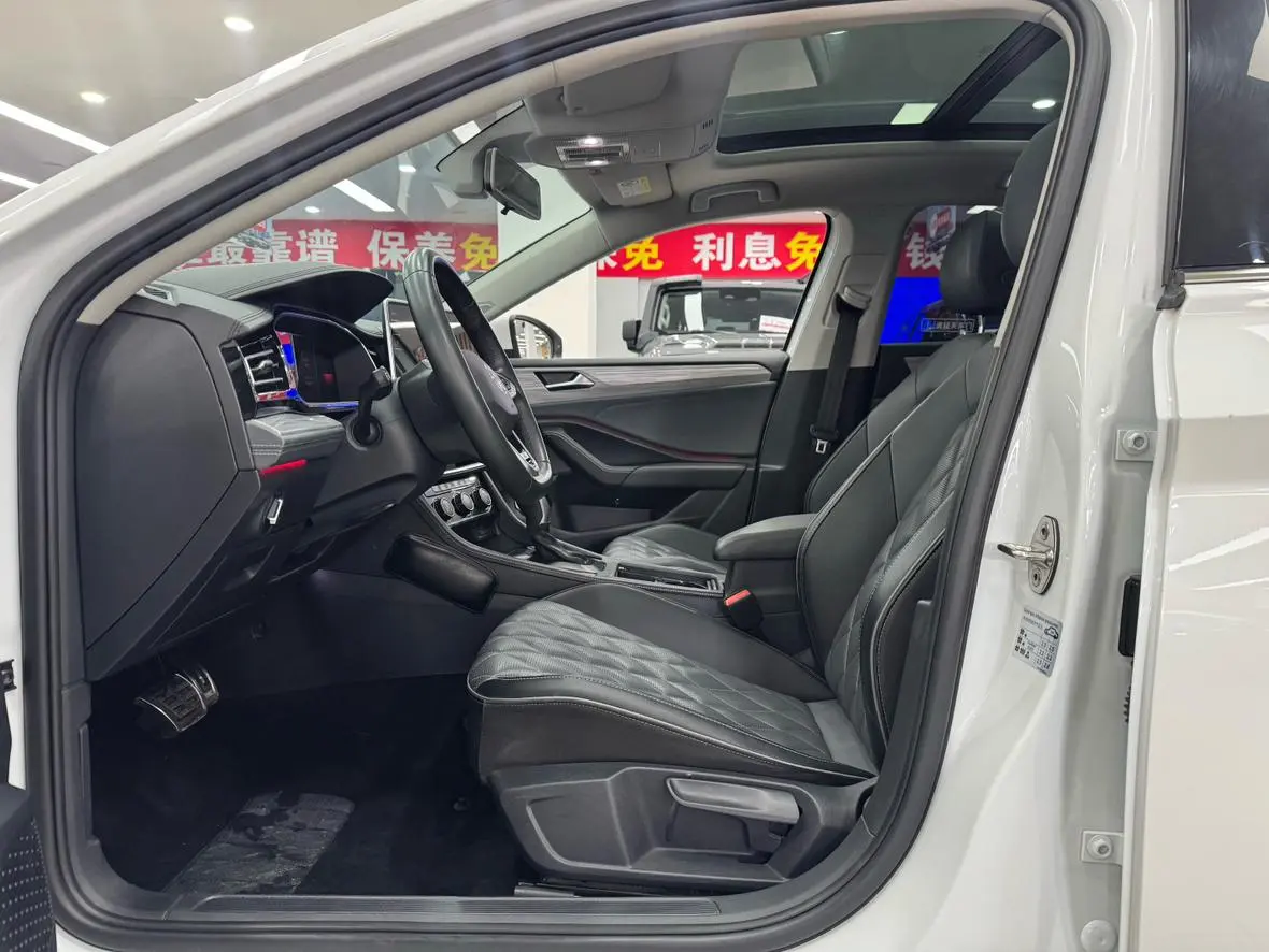 Volkswagen Sagitar 2023 300TSI DSG Beyond