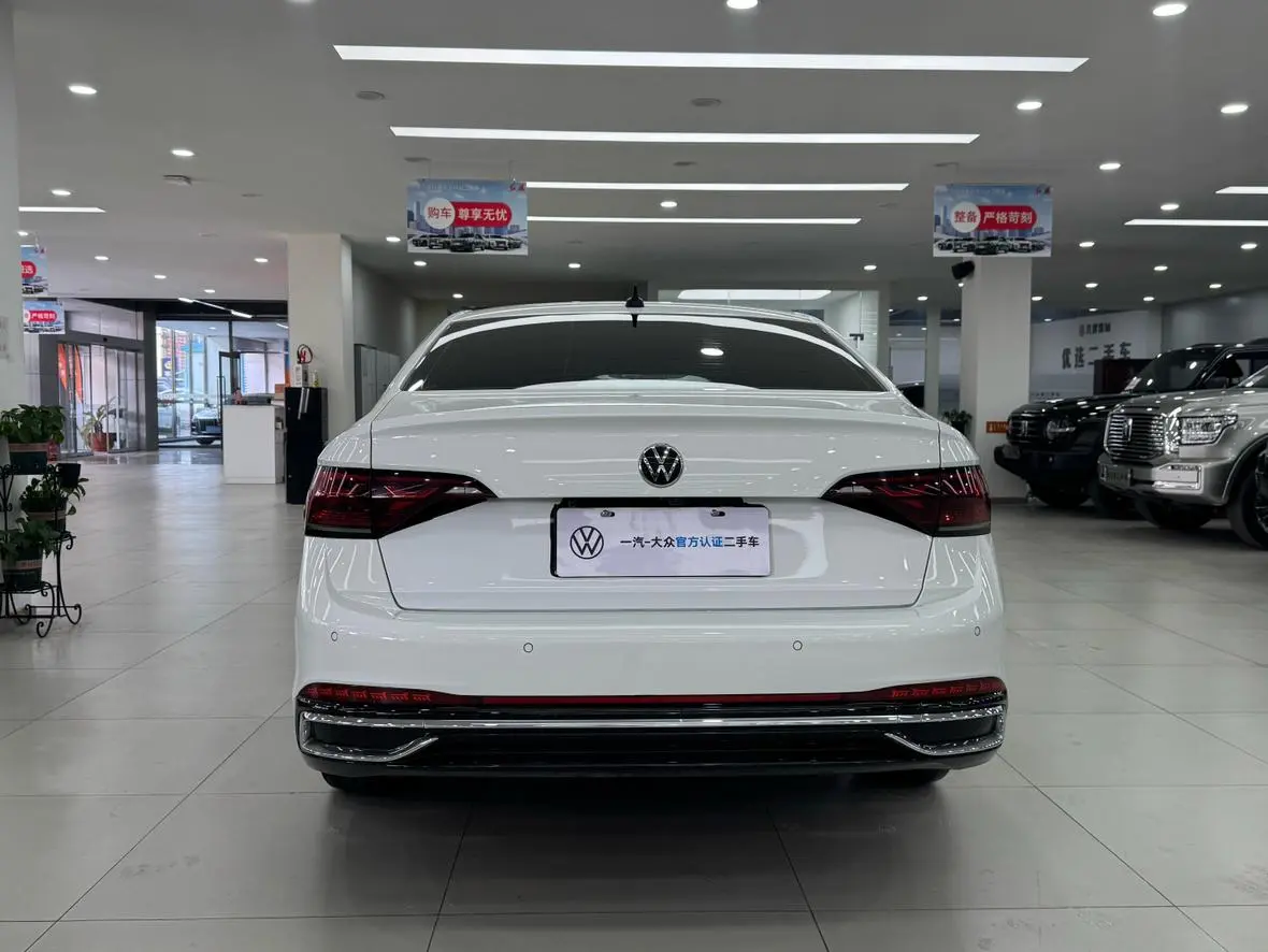 Volkswagen Sagitar 2023 300TSI DSG Beyond