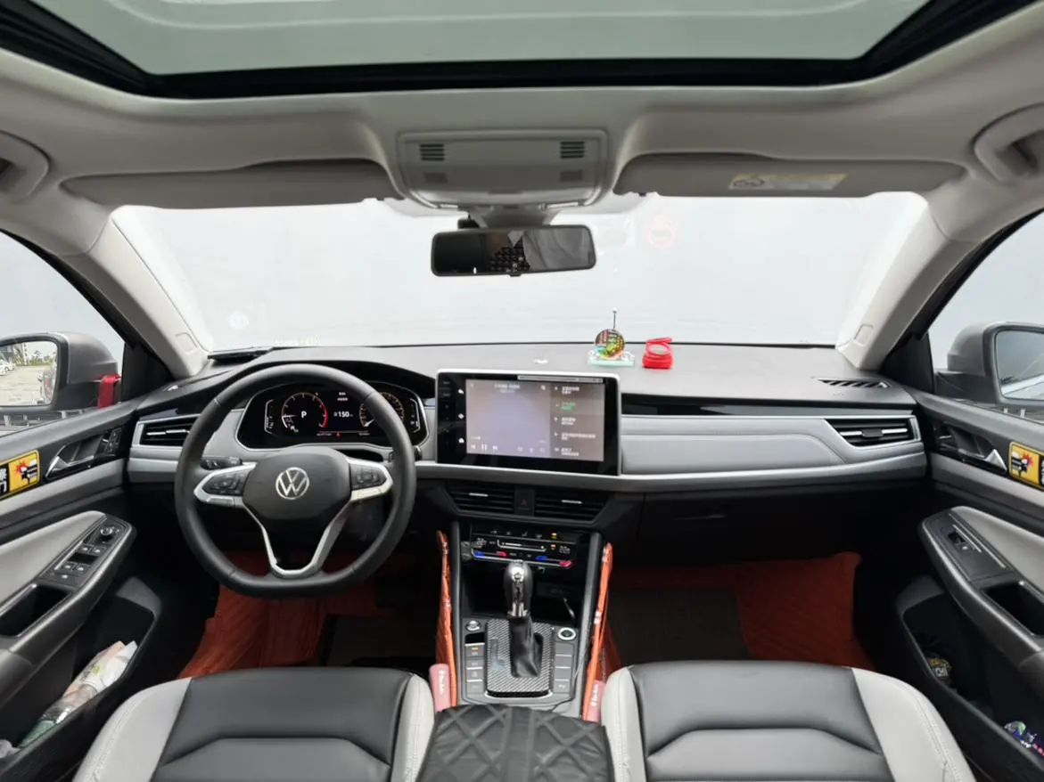 Volkswagen Bora 2023 300TSI DSG Premium