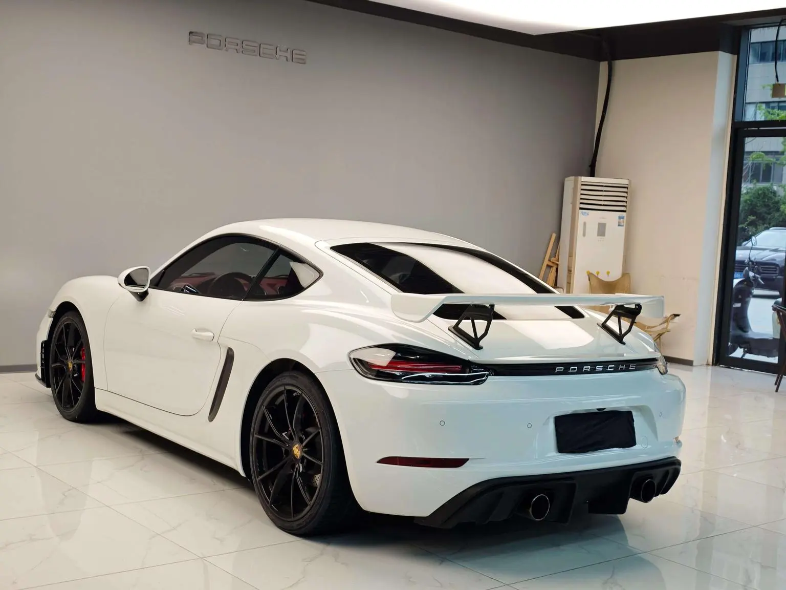Porsche 718 2018 Cayman 2.0T