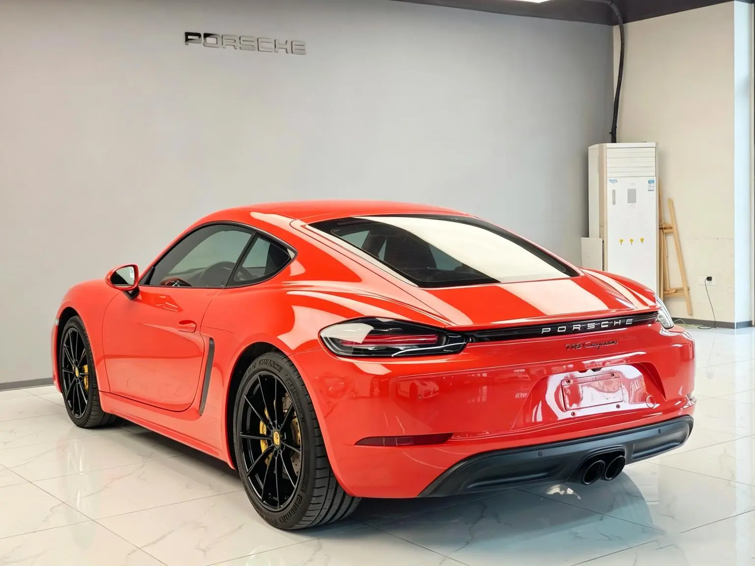 Porsche 718 2018 Cayman 2.0T