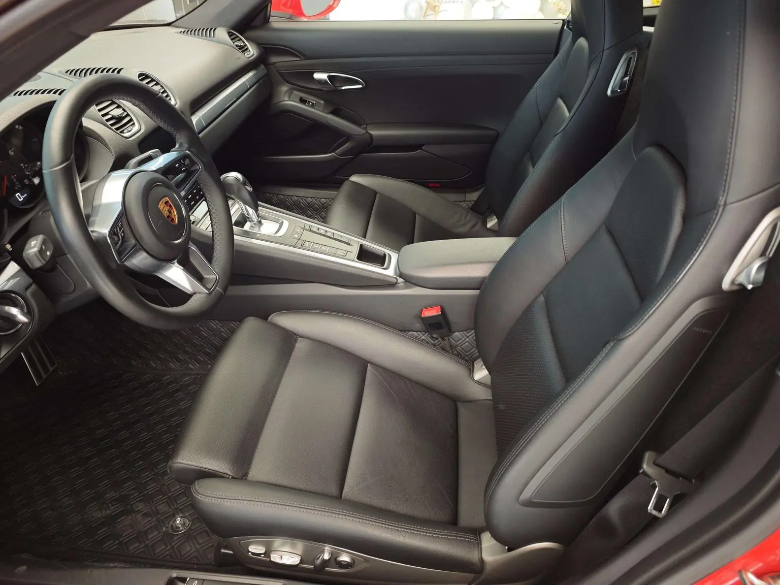 Porsche 718 2018 Cayman 2.0T