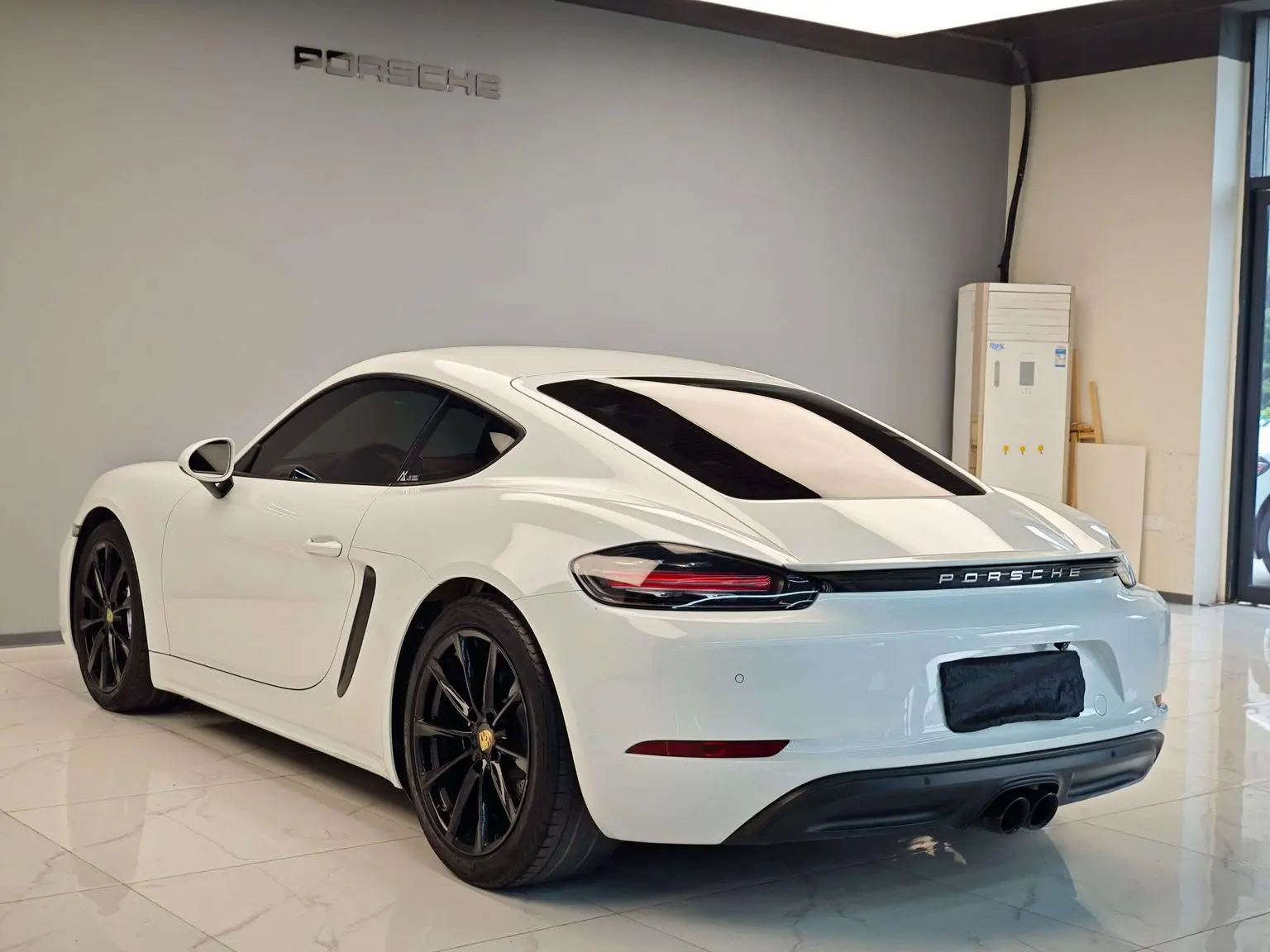 Porsche 718 2018 Cayman 2.0T