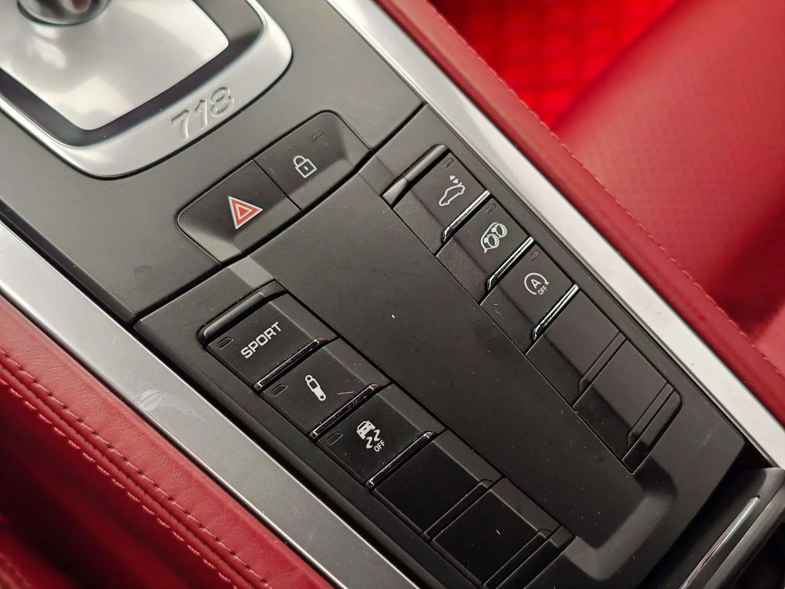 Porsche 718 2018 Cayman 2.0T