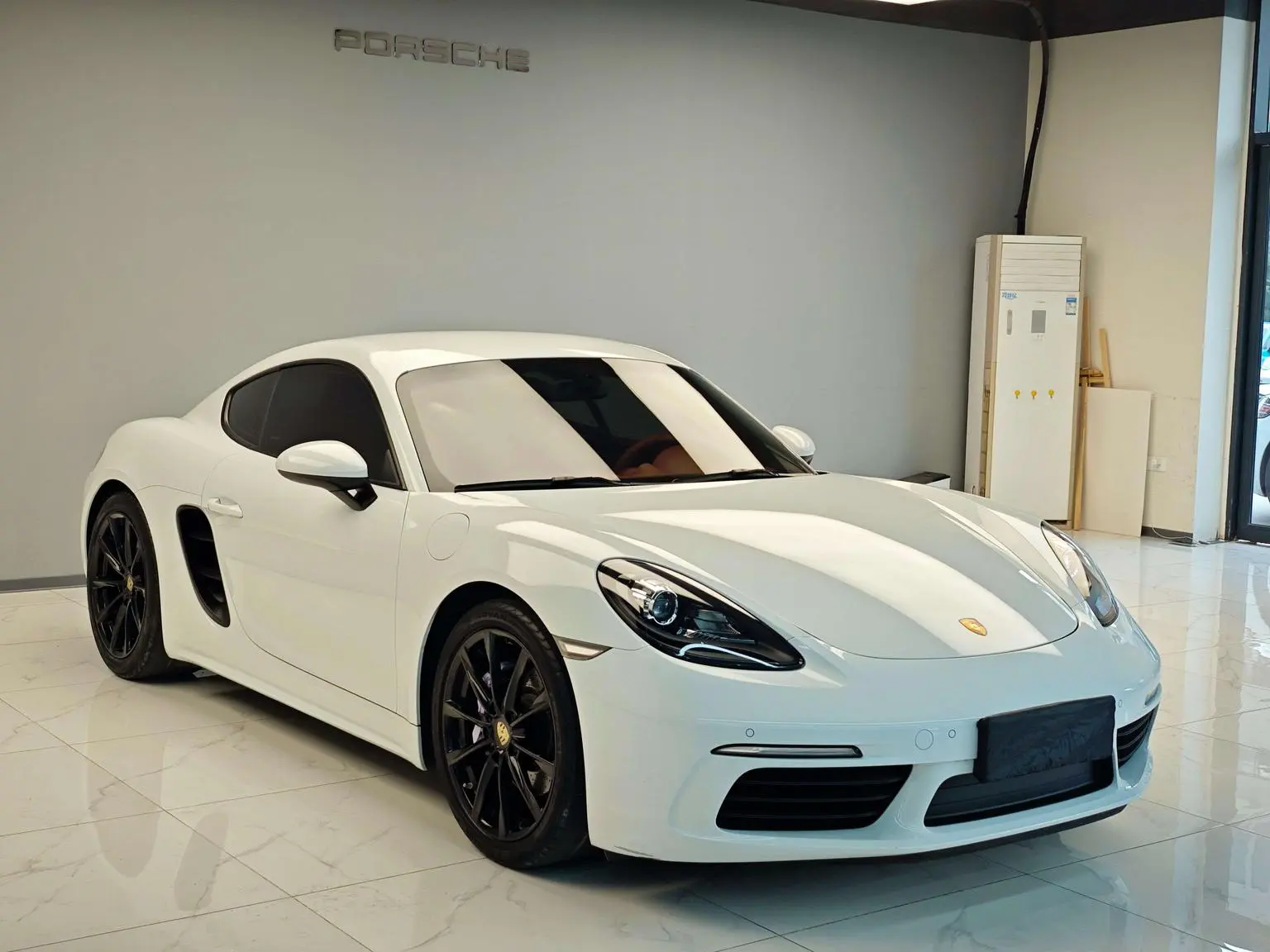 Porsche 718 2018 Cayman 2.0T