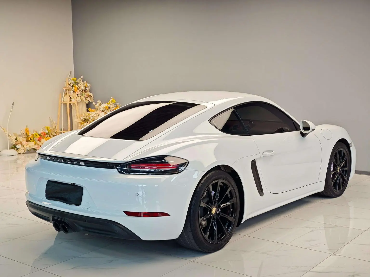 Porsche 718 2018 Cayman 2.0T