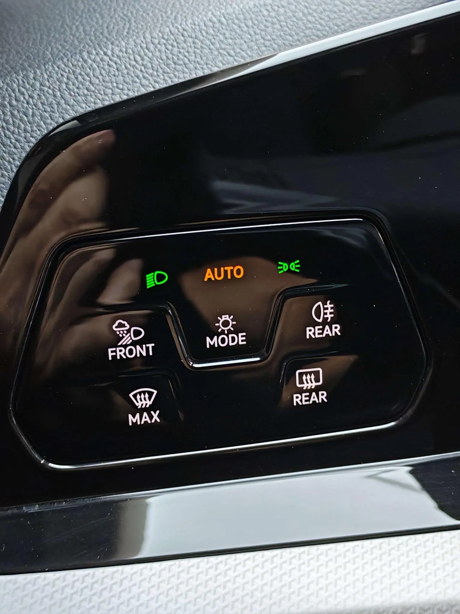 Volkswagen Golf 2023 Facelift 280TSI DSG Pro