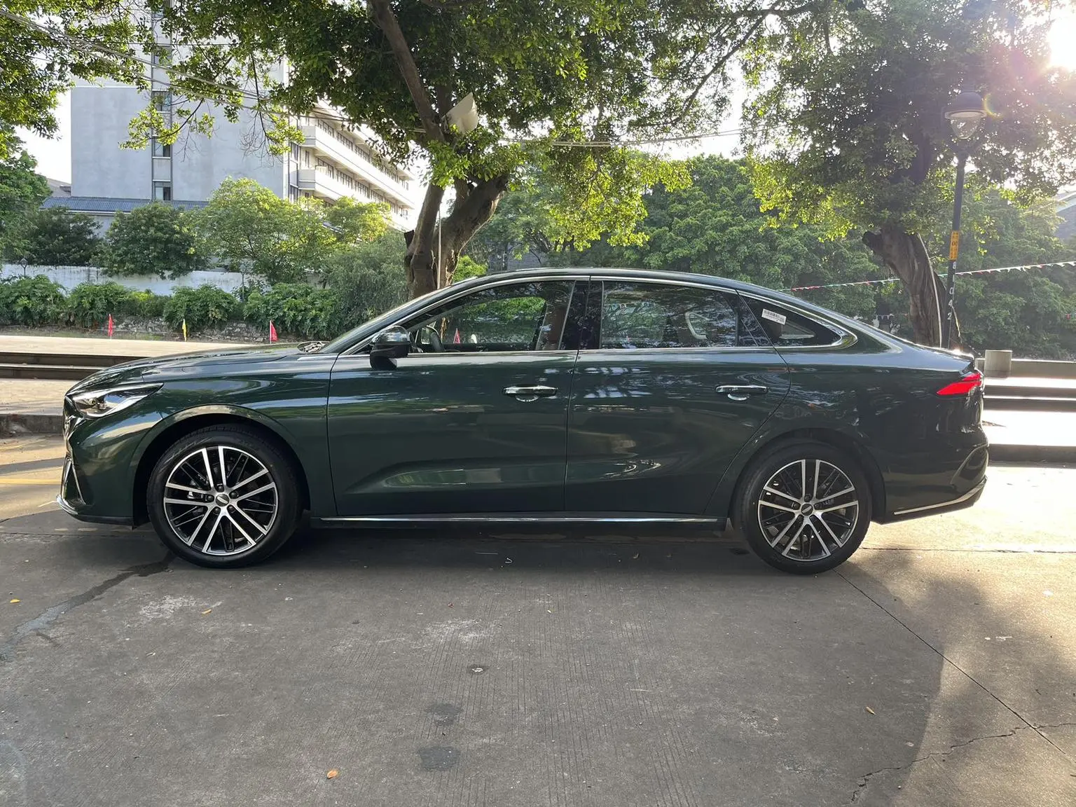 Geely Emgrand 2026 5 1.5T DCT Flagship