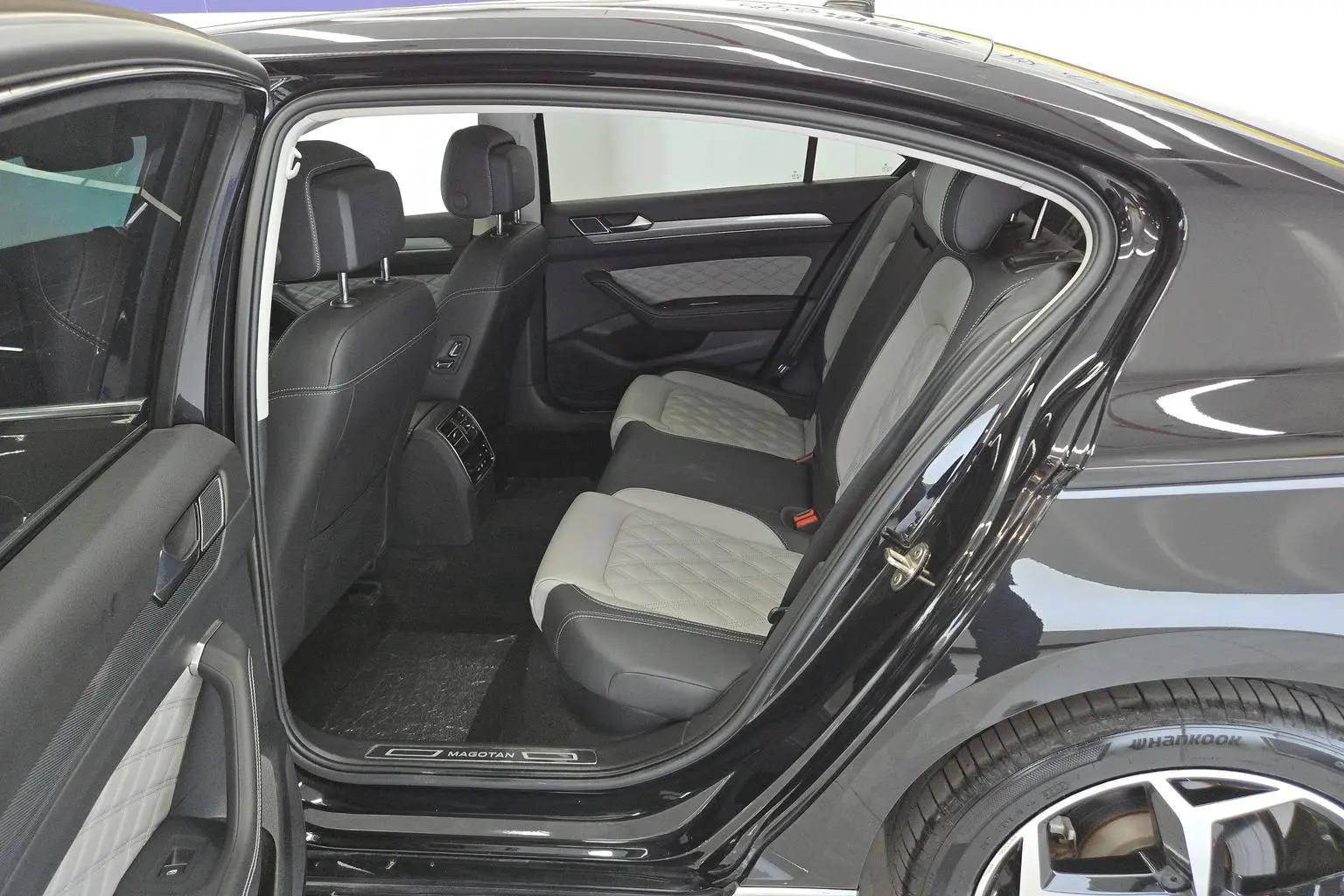 Volkswagen Magotan 2023 200 Units Commemorative 330TSI DSG Leading