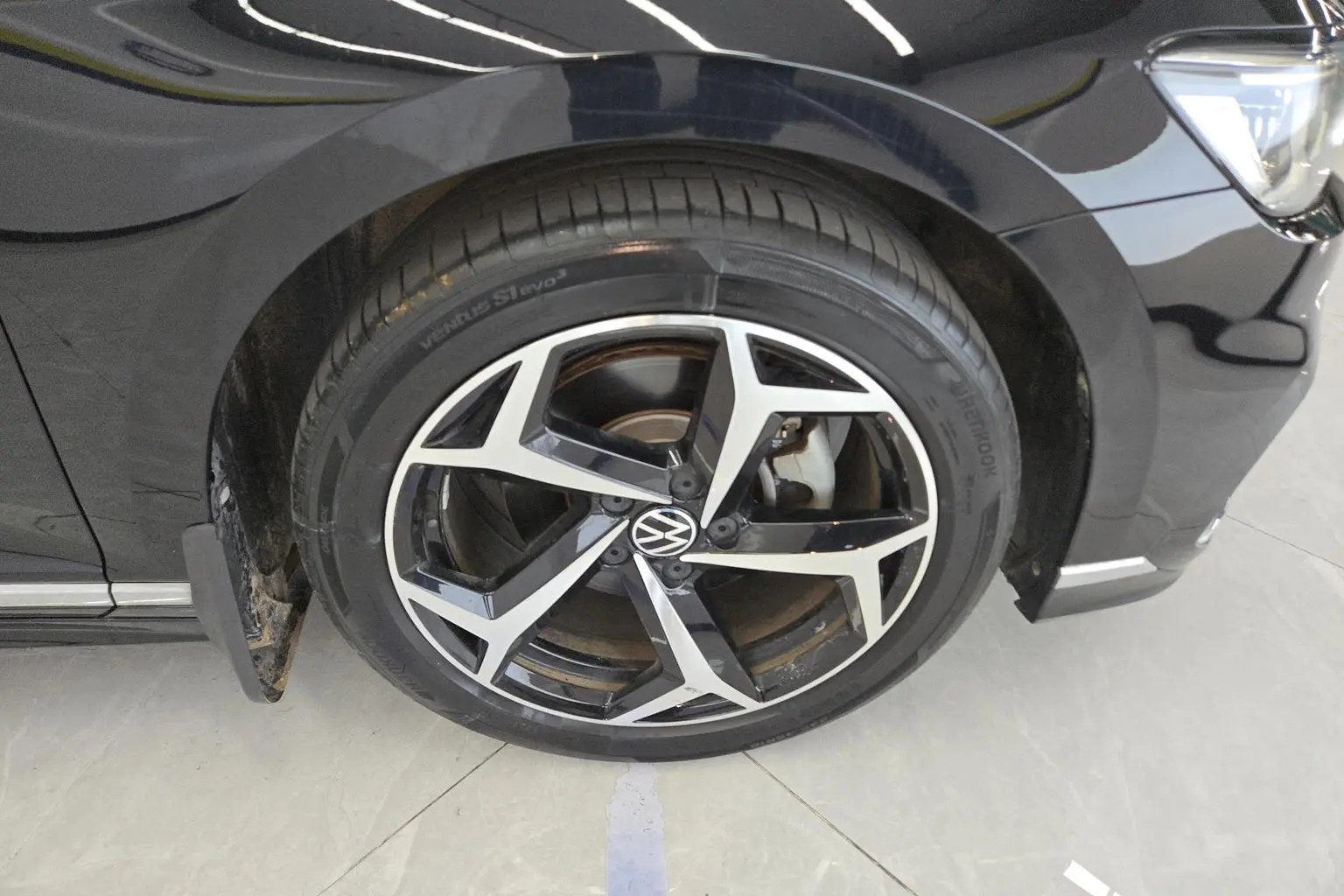 Volkswagen Magotan 2023 200 Units Commemorative 330TSI DSG Leading