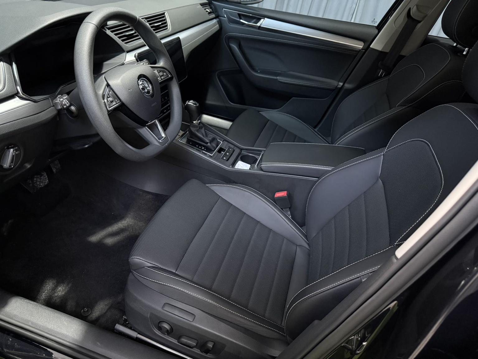 Skoda Superb 2023 TSI280 DSG Premium Plus