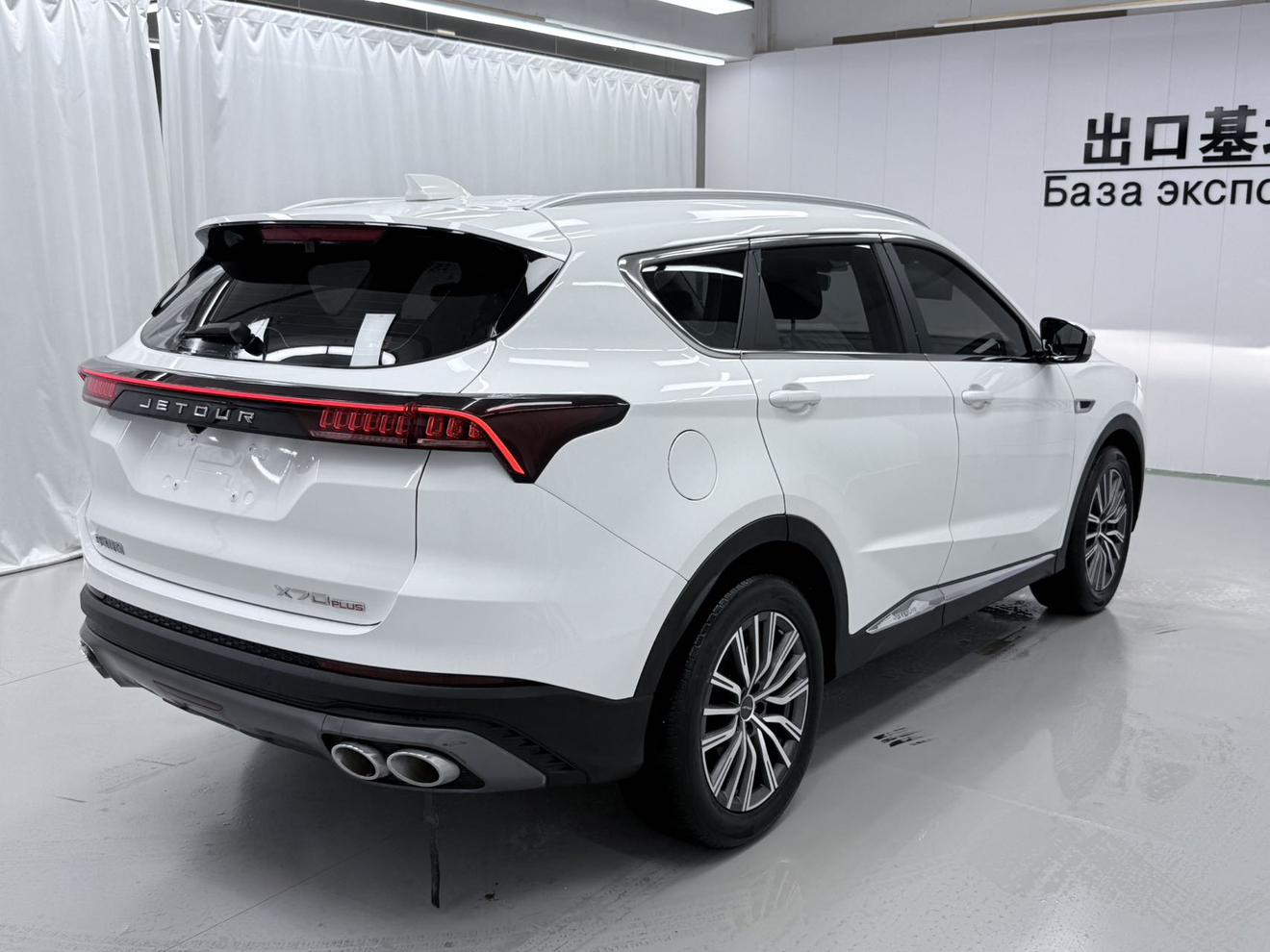 Jetour X70 PLUS 2023 1.5T DCTPLUS 7 seat