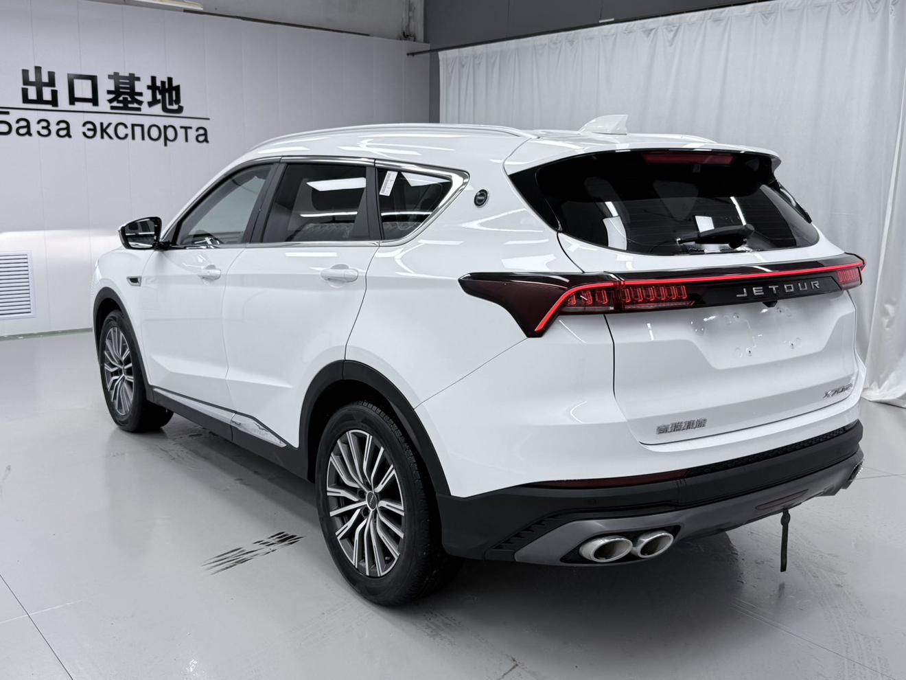 Jetour X70 PLUS 2023 1.5T DCTPLUS 7 seat