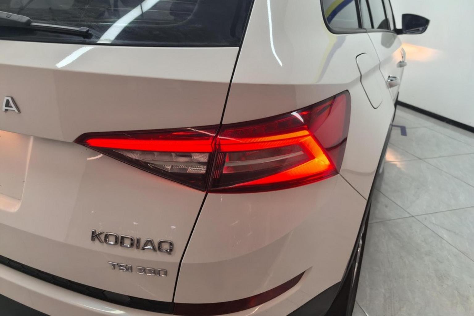 Skoda 2019 Facelift TSI330 5 seat 2WD Comfort China VI