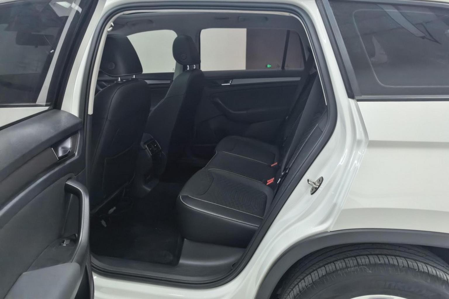 Skoda 2019 Facelift TSI330 5 seat 2WD Comfort China VI