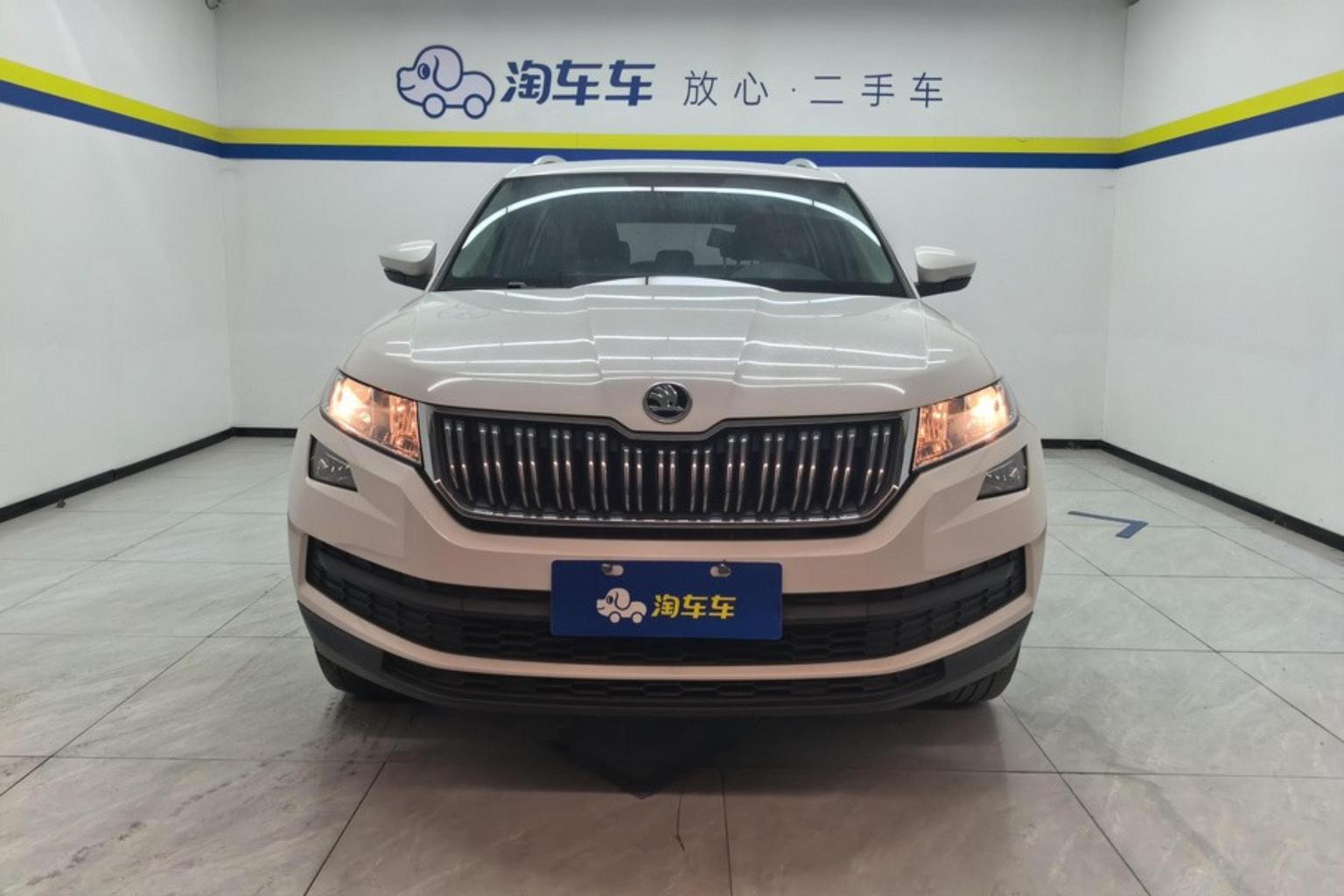 Skoda 2019 Facelift TSI330 5 seat 2WD Comfort China VI