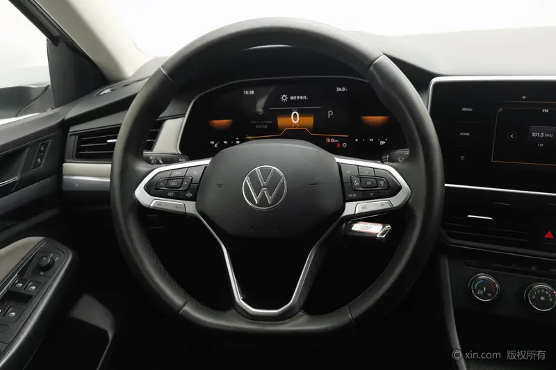 Bora 2023 200TSI DSG Smooth Edition