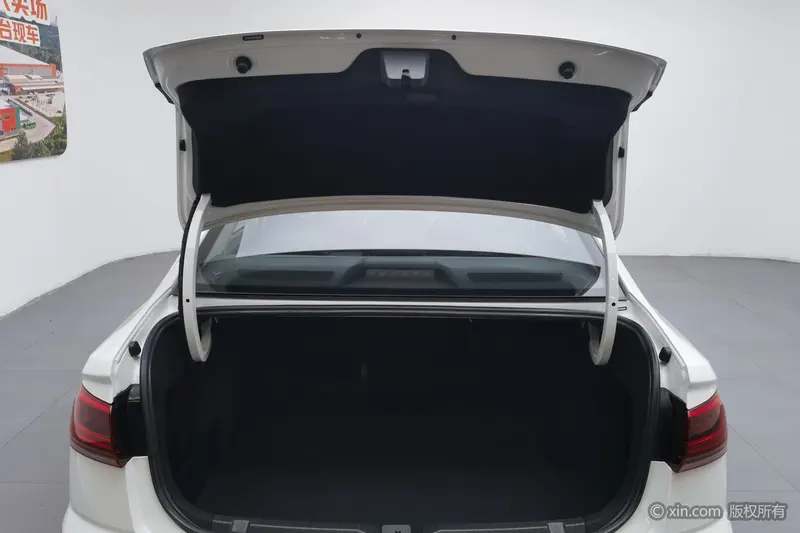 Bora 2023 200TSI DSG Smooth Edition