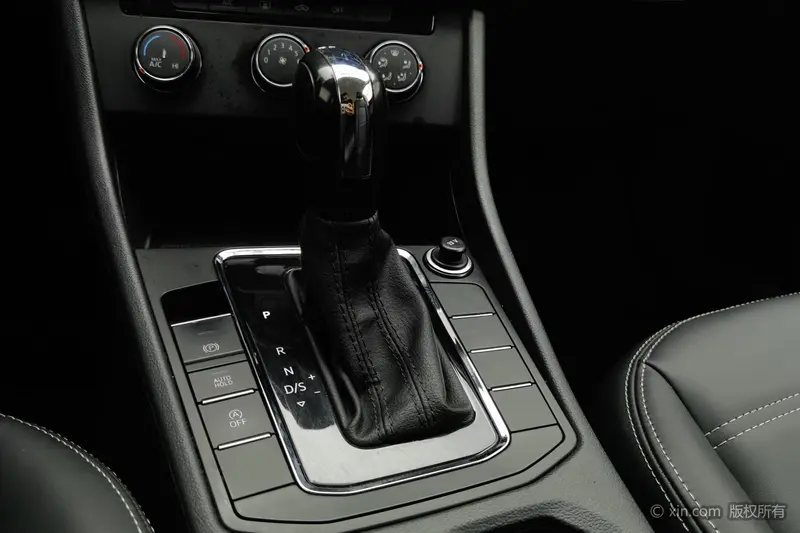 Bora 2023 200TSI DSG Smooth Edition