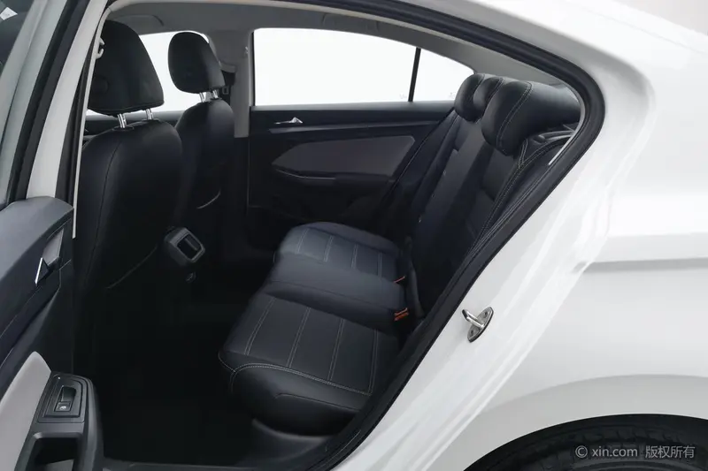 Bora 2023 200TSI DSG Smooth Edition