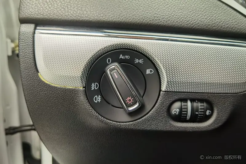Sagitar 2018 180TSI DSG Premium Edition